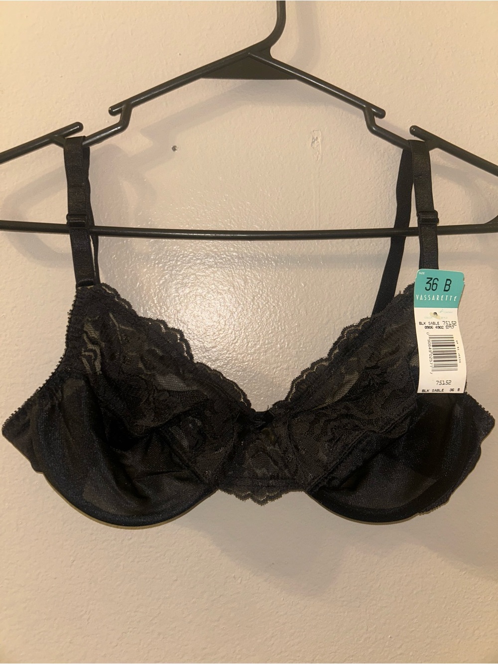 NWT. Vintage Vassarette Black Lace Underwire Bra - 36B